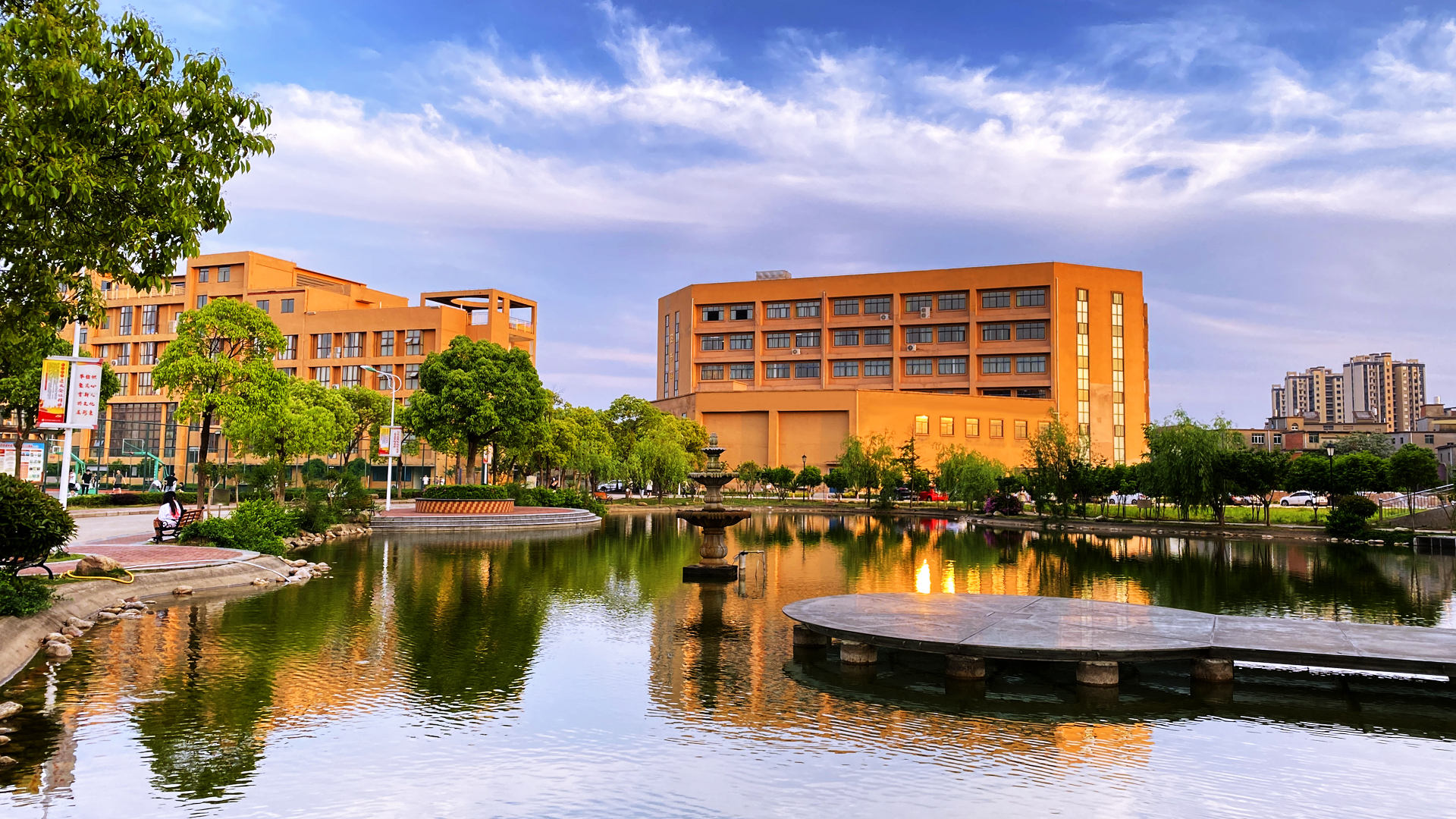 南昌影视传播职业学院